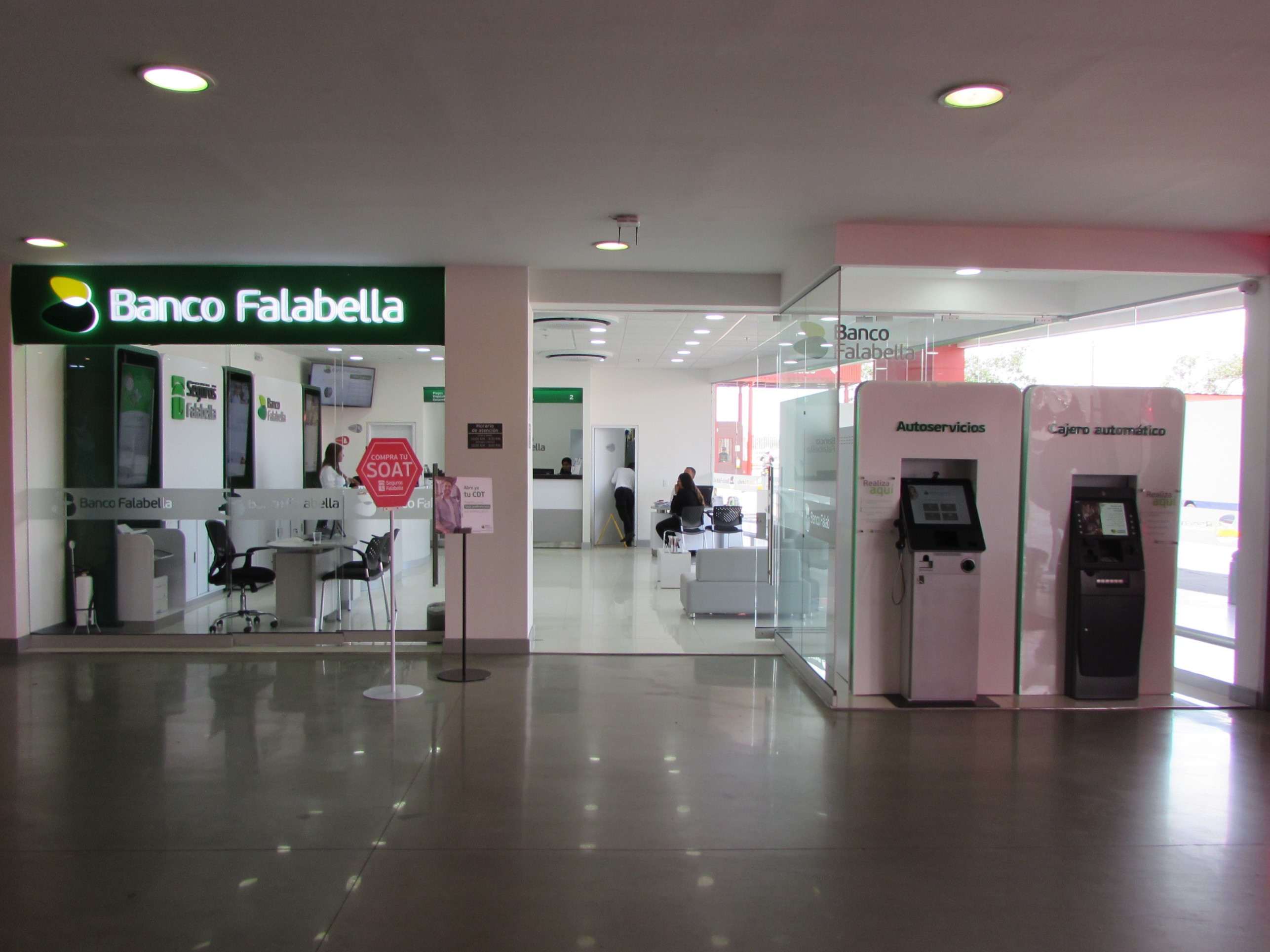 Banco Falabella Makro Cumara Atrium Arquitectura
